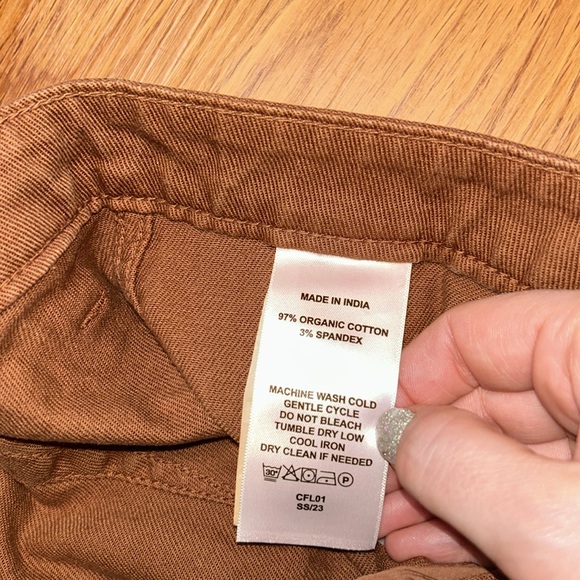 Quince Organic Stretch Cotton Twill Straight Leg
Cropped Pants - Picture 6 of 10